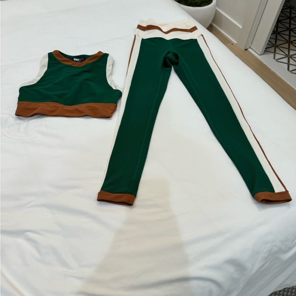 Worn once great like new condition. Psychedelic Suede leggings and Gwen top - Picture 6 of 9